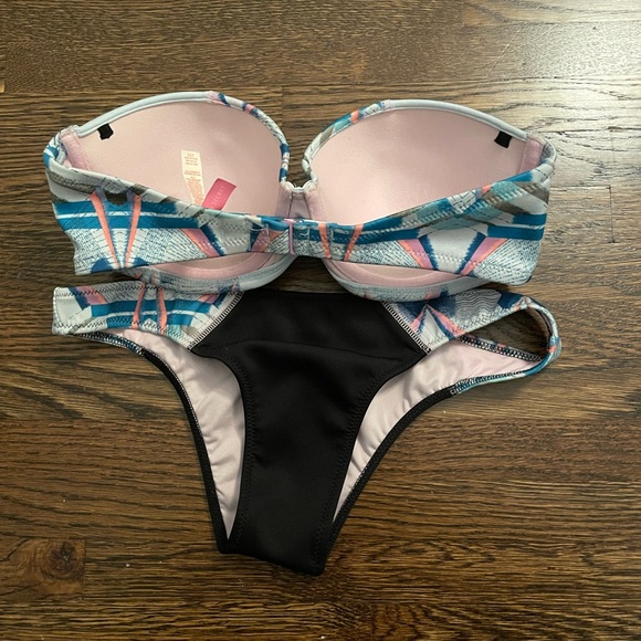 Victoria’s Secret 2 Piece Bikini - Picture 2 of 4